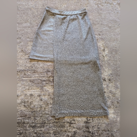 Zara Silver Top and Skirt Set - Picture 2 of 9